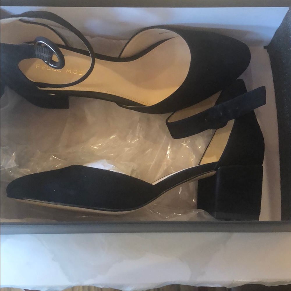 Pelle Moda black heels